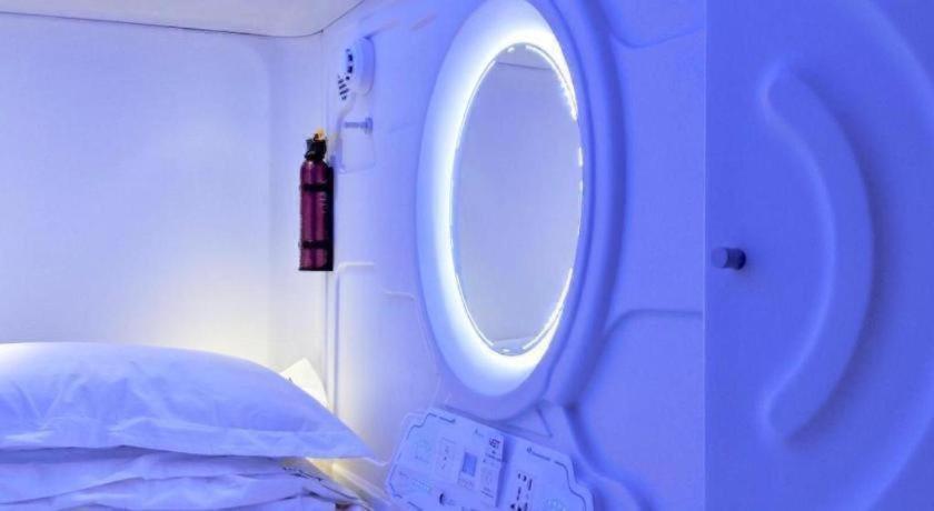 Met A Space Pod @ Chinatown Hostel Singapore
